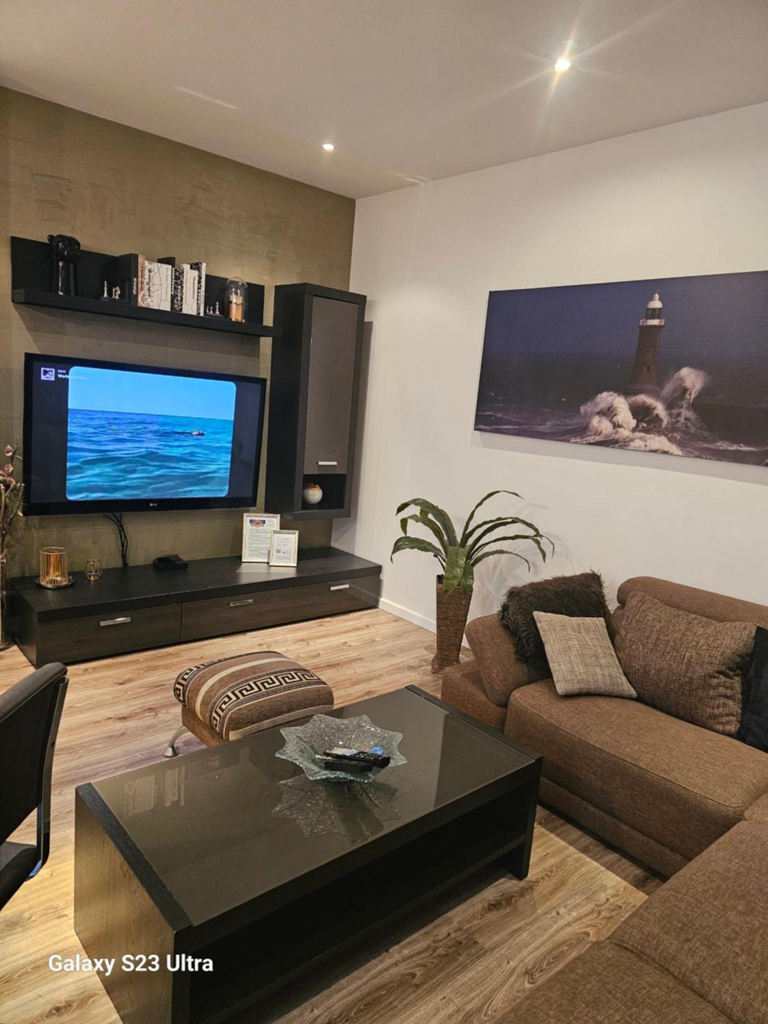 Modern 2 Bedroom Apartment In The City Centre 리가 외부 사진